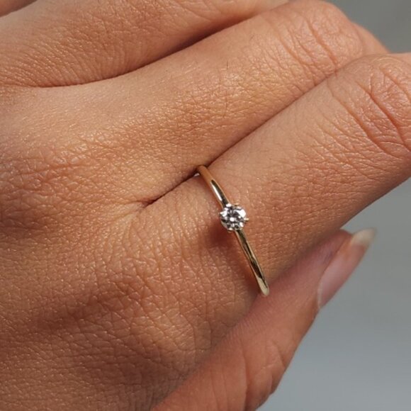 14Kt Gold 0.10 Ct Lab Grown Diamond Ring - Picture 5 of 6